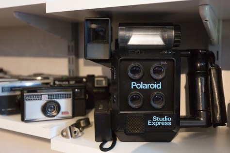 LOKAL FOTOHISTORIE Mange av Harstads innbyggere er blitt tatt bilde av med dette kameraet. Passbildekameraet til To-Foto kom i Josteins eie da butikken ble lagt ned.